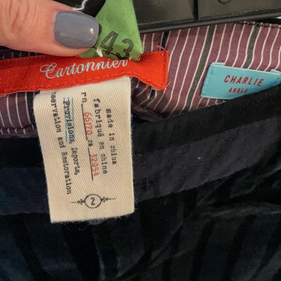 LIKE NEW ANTHROPOLOGIE CARTONNIER VELVET PANTS. LOVE THESE!!! - Picture 3 of 5